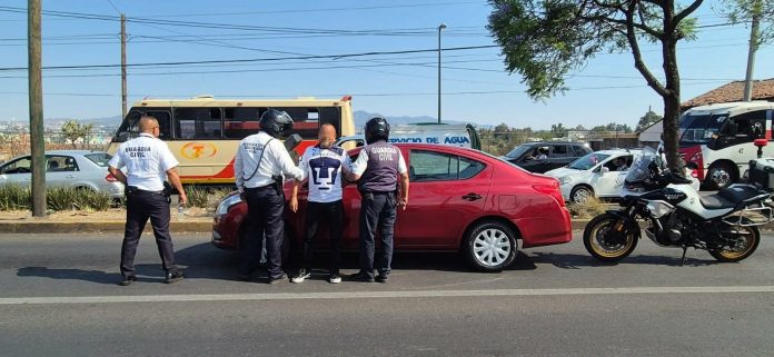 Detienen a zitacuarense en posesión de auto robado, en Morelia