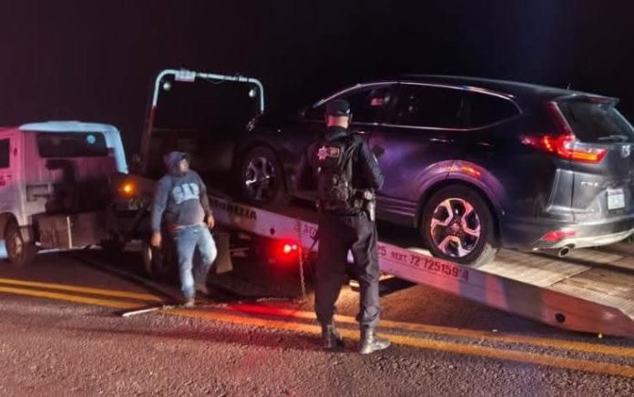 Enfrentamiento entre policías y delincuentes deja dos oficiales heridos en la Zinapécuaro-Tarímbaro