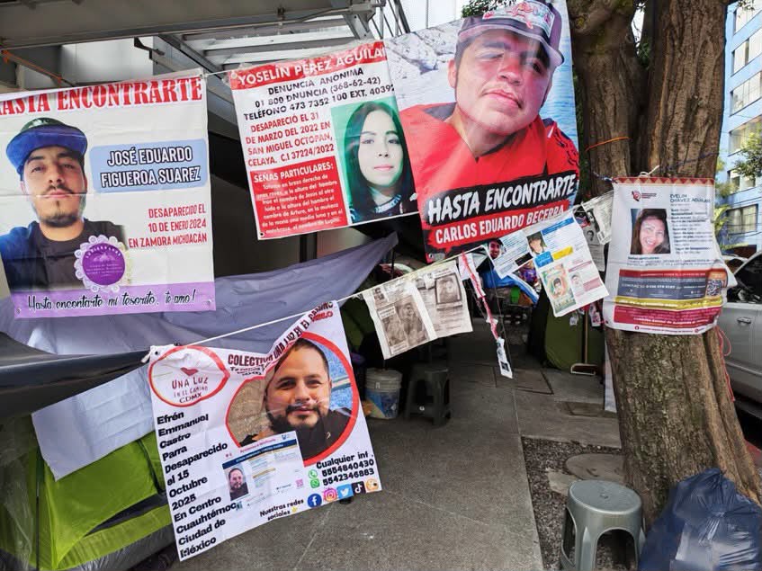 Madres buscadoras de Michoacán cumplen 16 días frente a la FGR